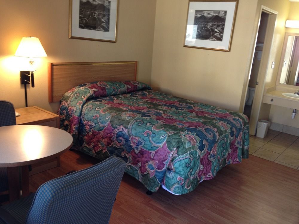 Travelodge By Wyndham Tacoma Near Mcchord Afb Exterior foto