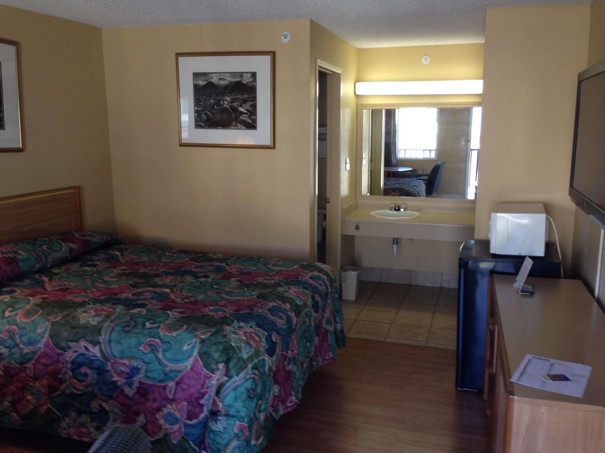 Travelodge By Wyndham Tacoma Near Mcchord Afb Exterior foto