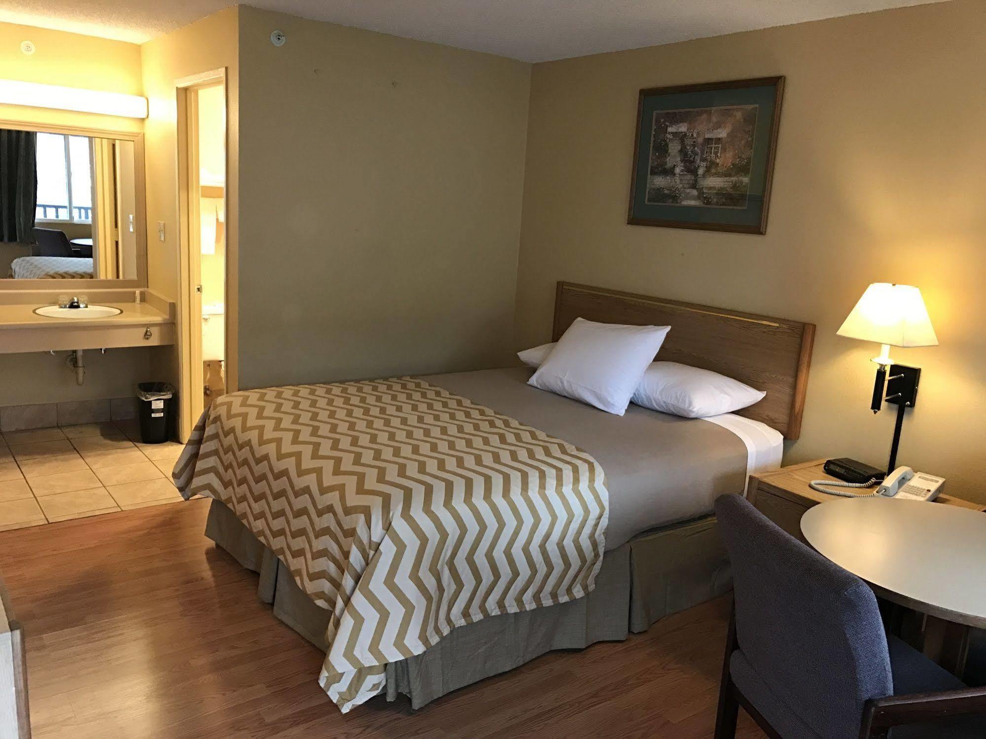 Travelodge By Wyndham Tacoma Near Mcchord Afb Exterior foto