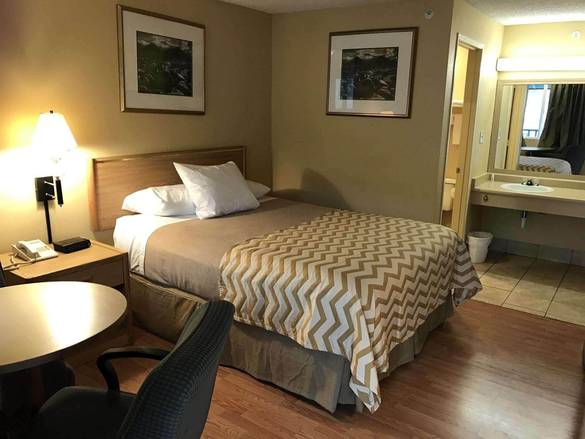 Travelodge By Wyndham Tacoma Near Mcchord Afb Exterior foto