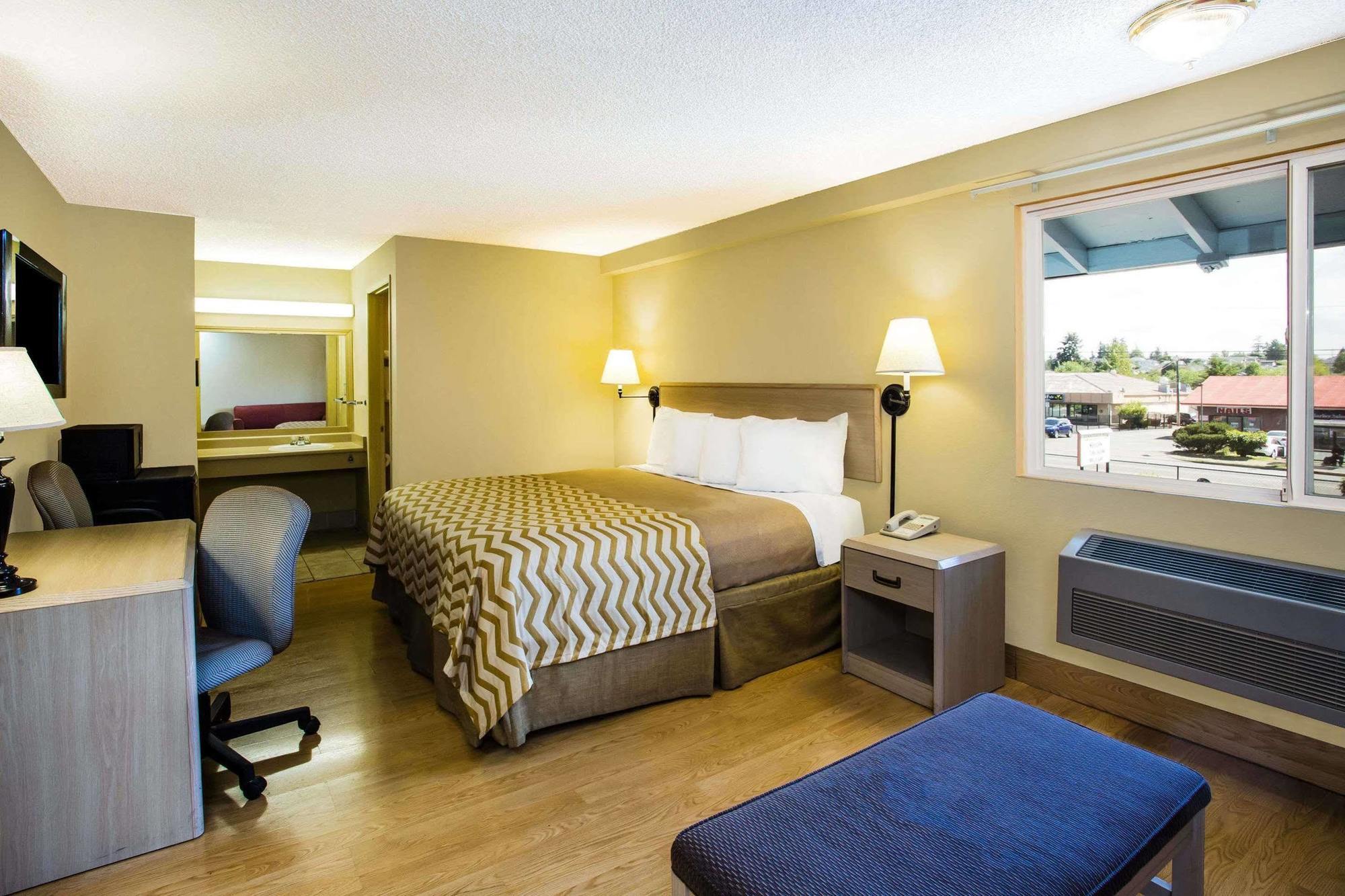 Travelodge By Wyndham Tacoma Near Mcchord Afb Exterior foto
