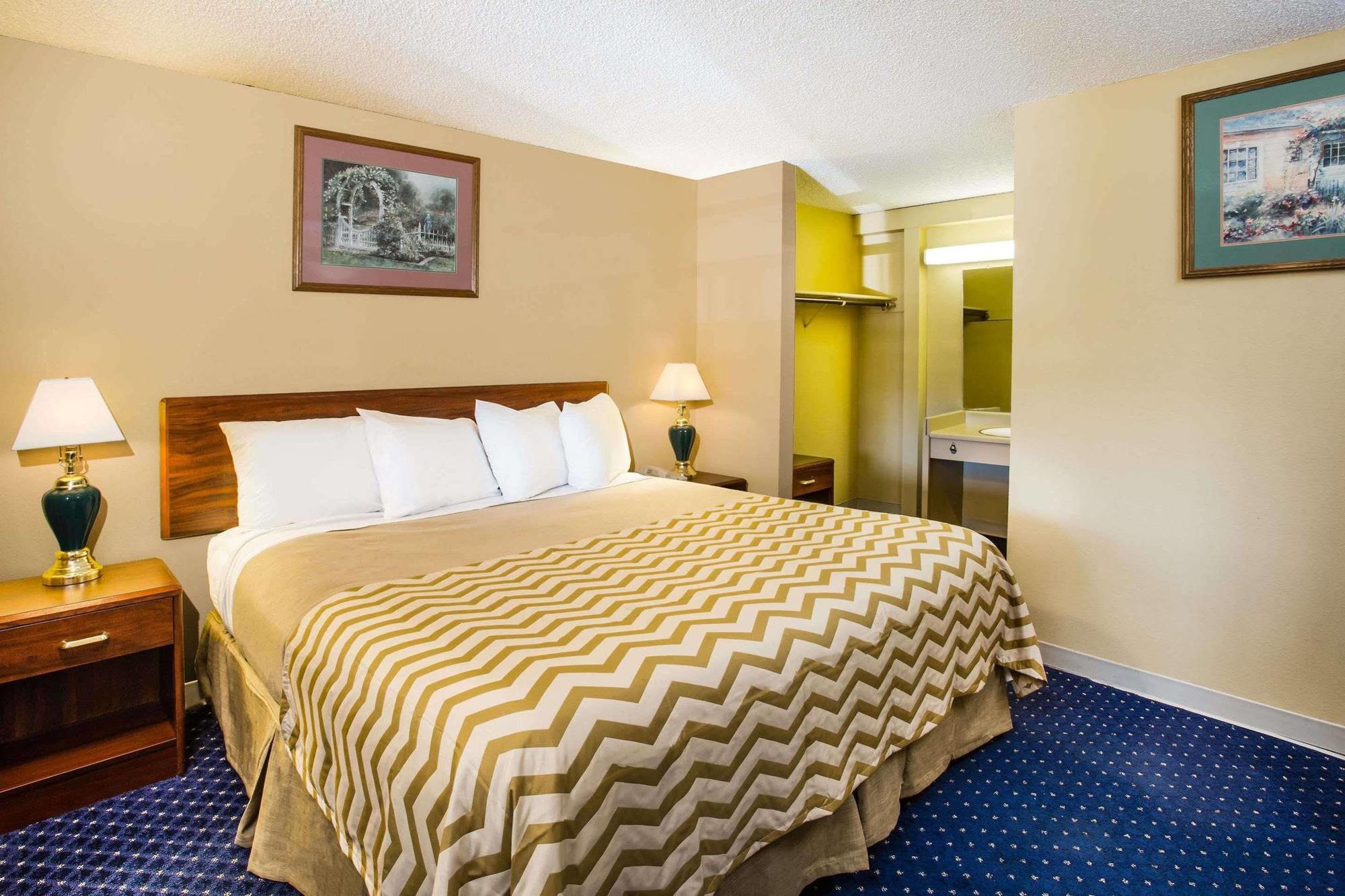 Travelodge By Wyndham Tacoma Near Mcchord Afb Exterior foto