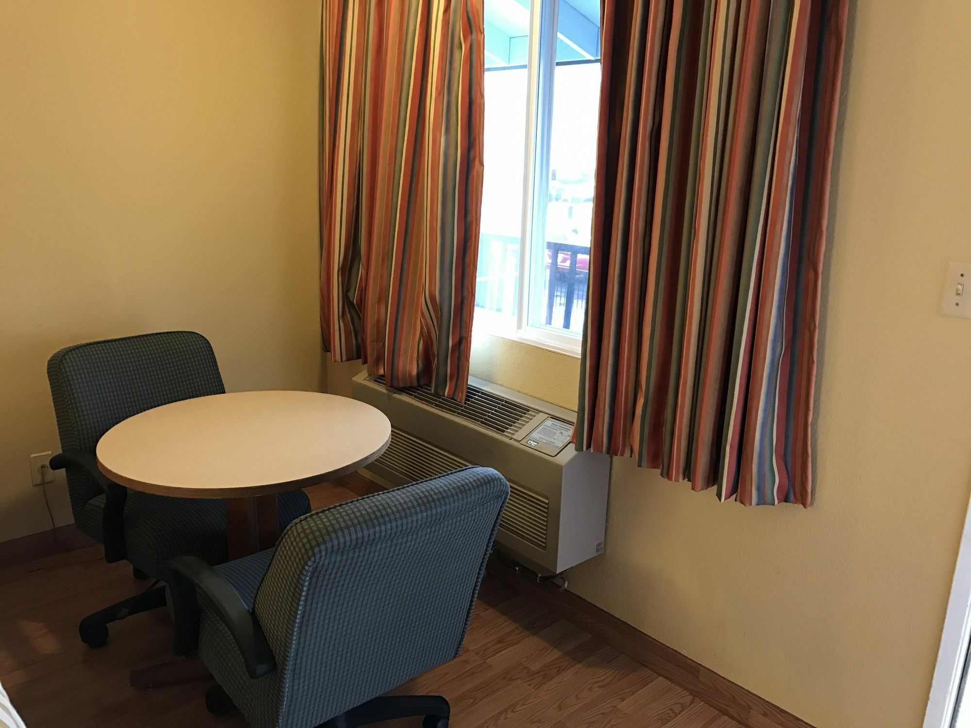 Travelodge By Wyndham Tacoma Near Mcchord Afb Exterior foto